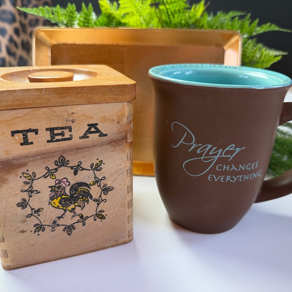 Bundle the 2 Inspirational Brown and Teal Mug with Vintage Rustic Tea Box